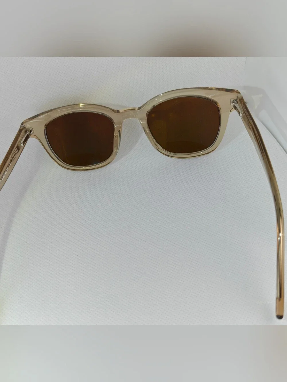 RFLKT. Lighthouse. Classic Transparent Beige. Rounded Square as Eyewear.